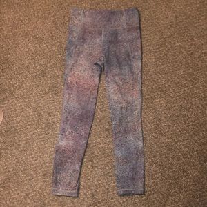 Lululemon crop leggings. 4
